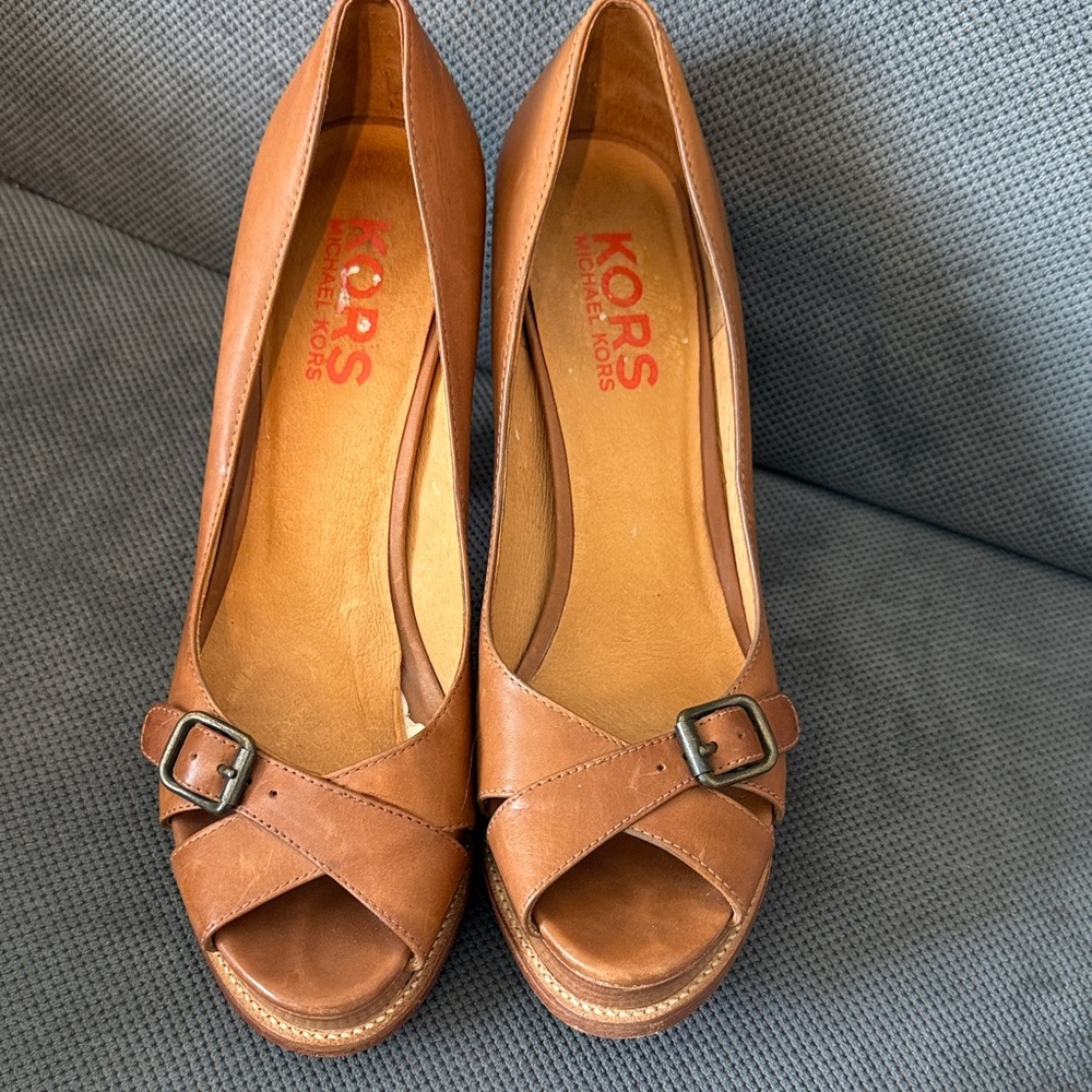 KORS Michael Kors‎ Tan Leather Peep Toe Platform Buckle Heels 9M
